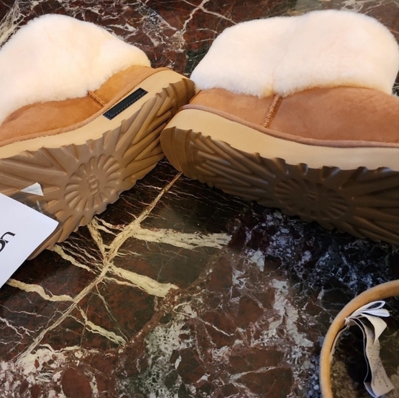 UGG Australia Mini Fluff Ankle Boots & Earmuffs - Picture 5 of 12